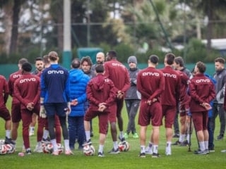 Evinde yenilmeyen Trabzonspor, namağlup Fenerbahçe’yi ağırlıyor