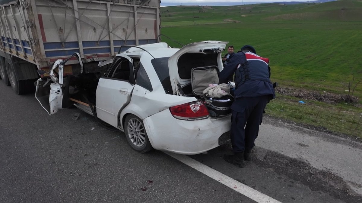 Amasya'da cenazeye giderken kaza yaptılar: 2 ölü