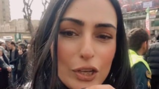 BBC'de görev yapan gazeteci İran'ı başörtüsü takmadan dolaştı