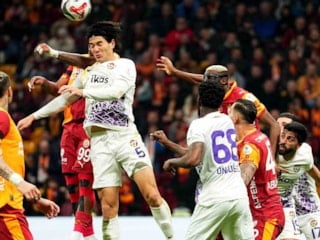 Galatasaray-Eyüpspor maçının tartışmalı pozisyonlarını eski hakemler değerlendirdi