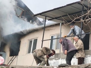 Tunceli'de ev yangını ekiplerin müdahalesi ile söndürüldü