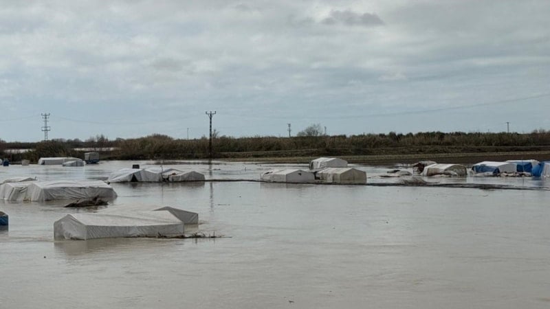 Mersin'de etkili olan sağanak 8 bin dönüm tarım arazisini sular altında bıraktı