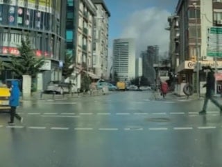 İstanbul'da yolun karşısına geçmeye çalışan çocuğa taksi çarptı