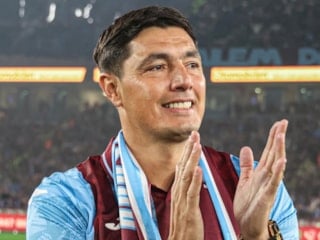 Trabzonspor'dan Oscar Cardozo'ya plaket