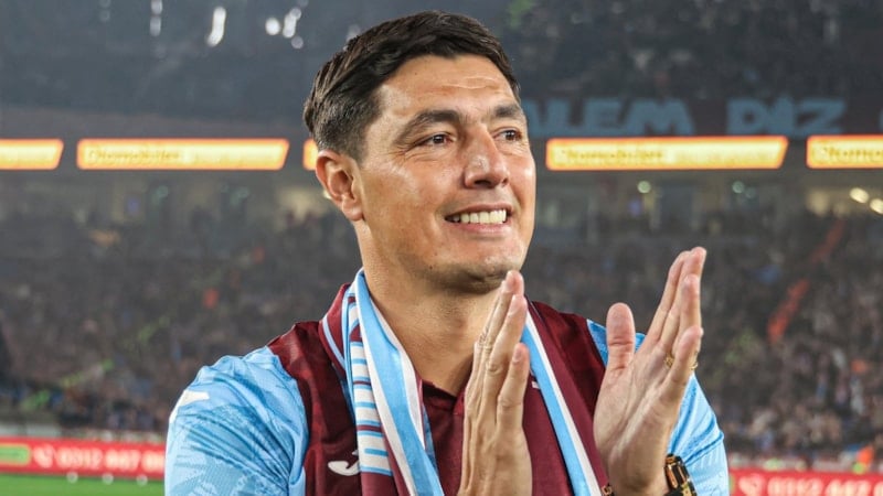 Trabzonspor'dan Oscar Cardozo'ya plaket
