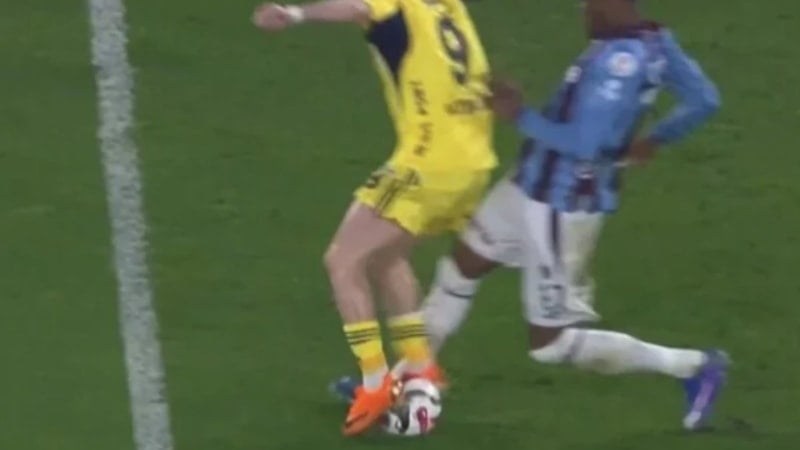 Fenerbahçe'den Trabzonspor'un golü öncesinde faul itirazı!