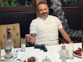 CHP'li ilçe başkanından silahlı poz