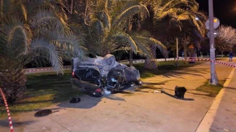 İstanbul'da feci kazada 2 kişi ağır yaralandı