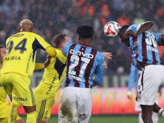 Eski hakemler, Trabzonspor - Fenerbahçe maçının tartışmalı pozisyonları değerlendirdi