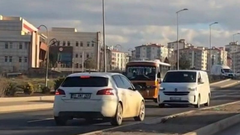 Ankara'da ters şeritte ilerleyen sürücüye 11 bin 629 lira ceza kesildi