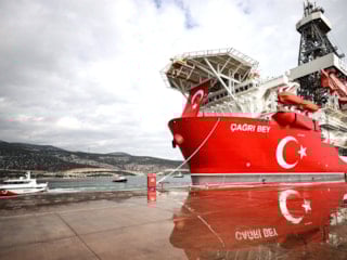 Çağrı Bey sondaj gemisi Somali'ye uğurlandı