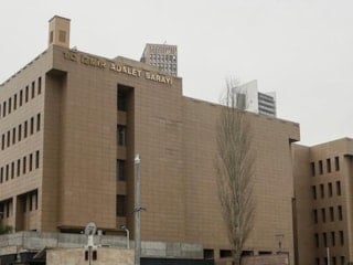 İzmir'de 'kooperatif' soruşturmasında yakalanan 22 şüpheli adliyeye sevk edildi