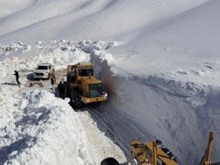 Van'da kar yağışıyla mücadele sürüyor
