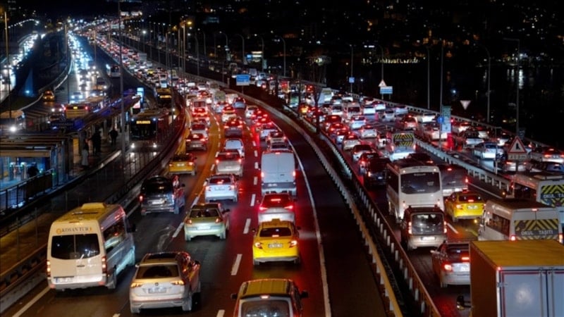 İstanbul'da haftanın ilk gününde trafik yoğunluğu yüzde 89'a kadar çıktı