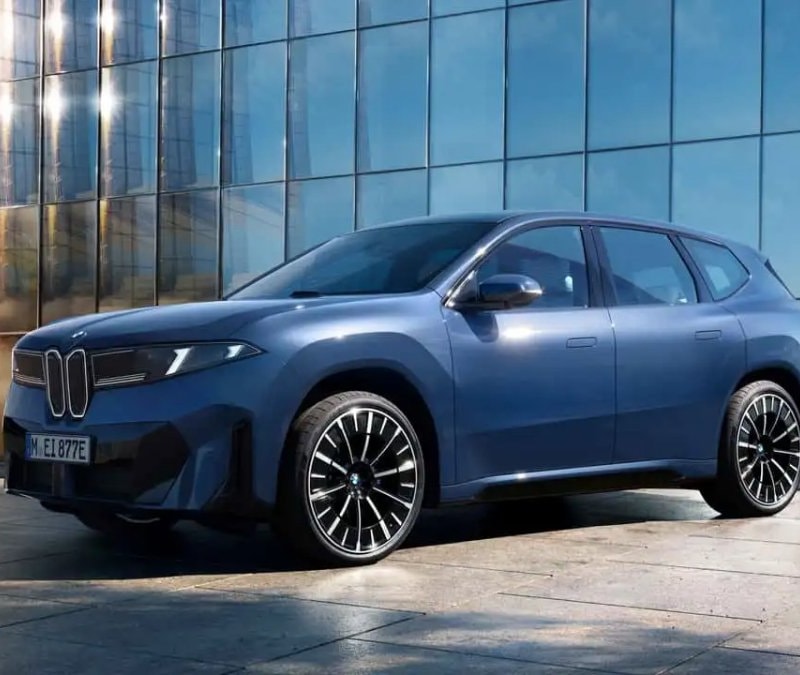 BMW iX3 50 xDrive, Türkiye'de ön siparişe açıldı: İşte fiyatı