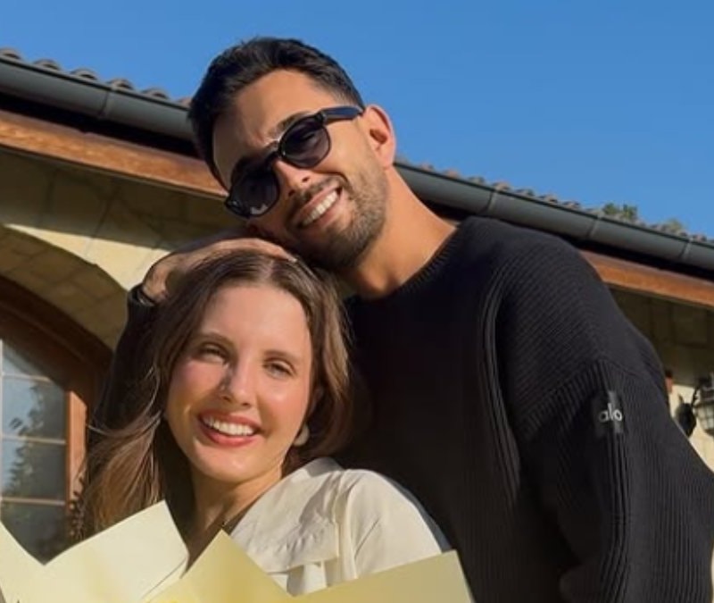 Evleniyor!  Dilara Kurtulmuş Eminönü'nde nişan alışverişinde