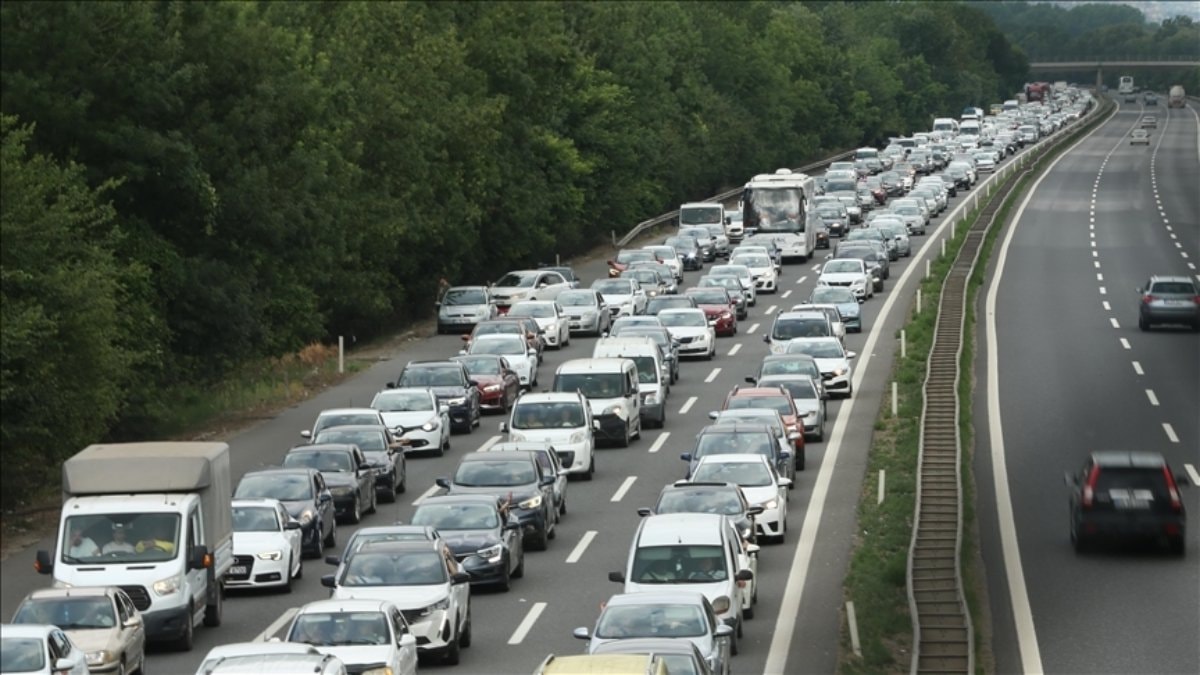 TÜİK: Trafiğe ocakta 144 bin 620 aracın kaydı yapıldı