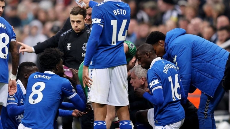 İngiltere'de futbolculara oruçlarını açma izni verilecek