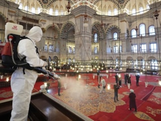 Fatih Camii, Ramazan'a gül suyuyla hazırlandı