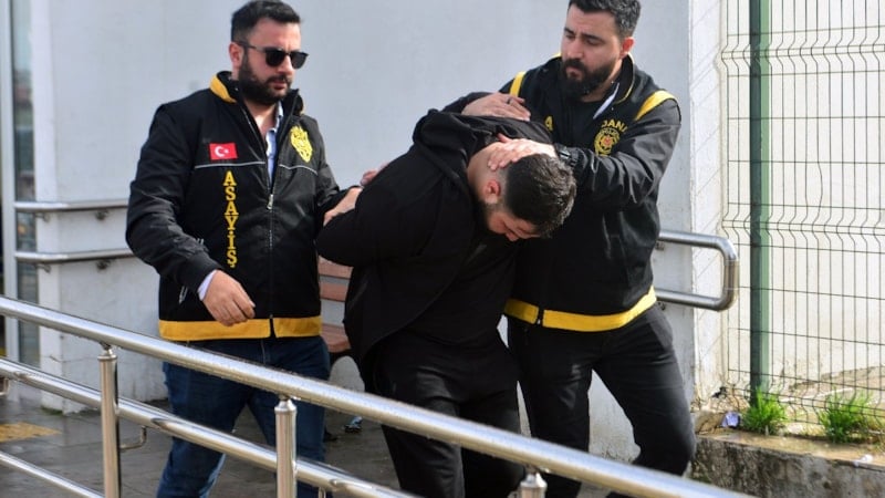 Adana'da yaya geçidinden geçen bebeği ezen şahıs yakalandı