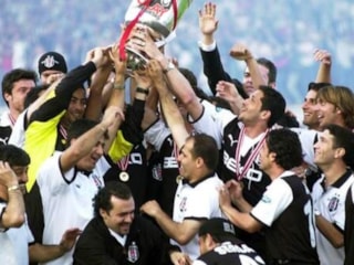 Beşiktaş'ın efsanesi futbolu bıraktı: İşte yeni mesleği