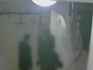 İstanbul'da gasbetmek istedikleri adam apartmana sığınarak kurtuldu