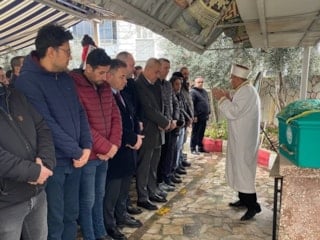 Manisa'da halı saha maçı sırasında can veren adam son yolculuğuna uğurlandı