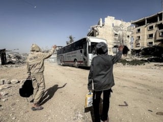 İsrail, Batı Şeria'da Filistinlilere ait evleri ve tesisleri yıktı