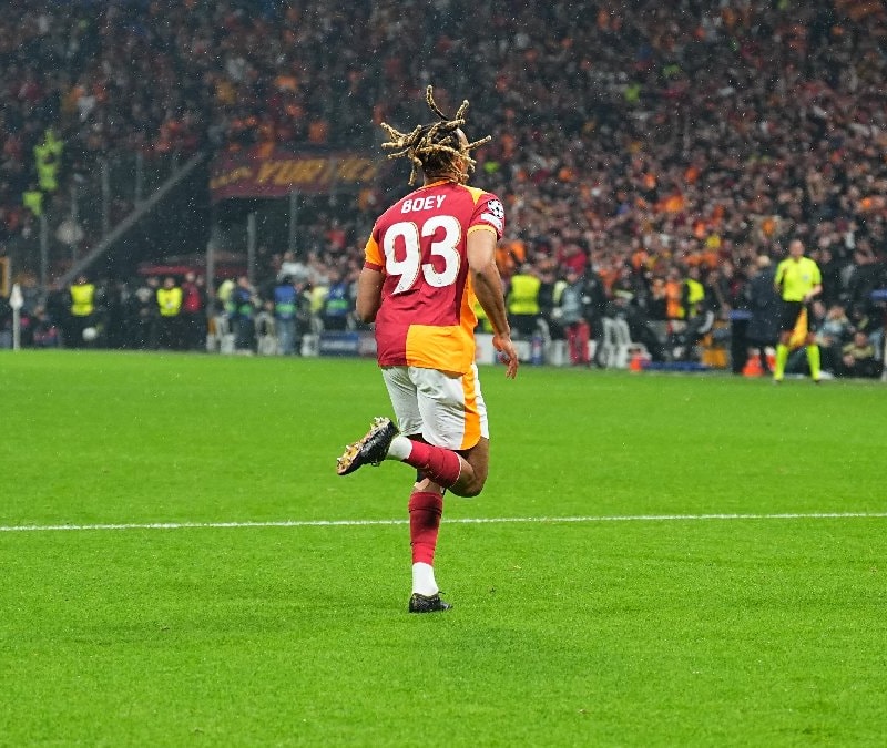 Sacha Boey ilk golünü attı