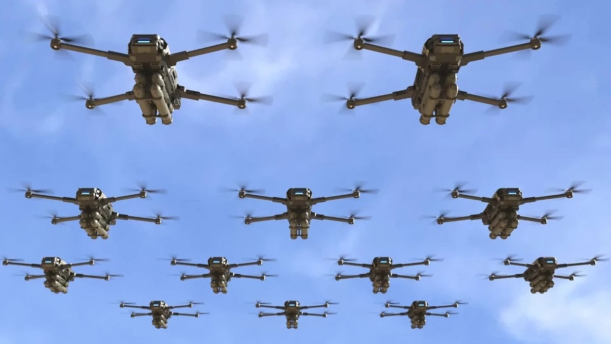 SpaceX, Pentagon'un özel projesine dahil oldu: Drone sürüleri üretecek