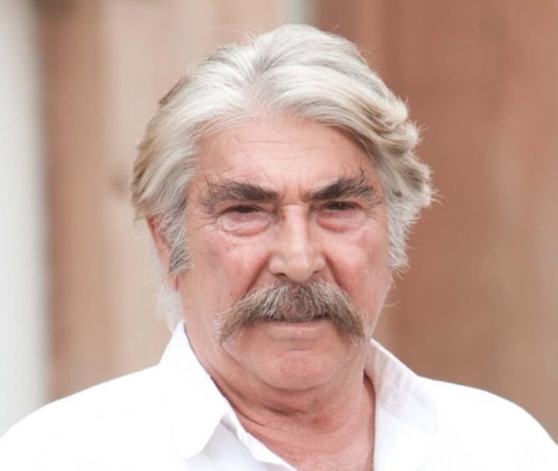 Erdal Özyağcılar'dan Dünya Kedi Günü paylaşımı