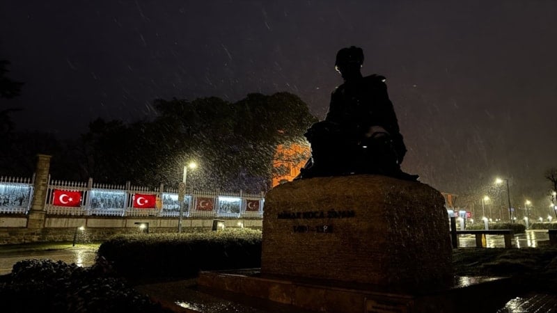 Edirne'de yeniden kar yağışı