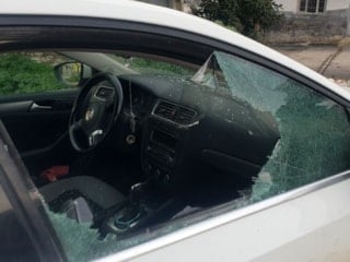 Hatay'da park halindeki aracı soydular