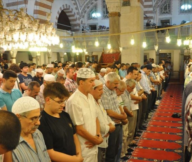 İstanbul'da enderun usulü teravih kıldıran camiler 2026: Çamlıca, Ayasofya, Eyüpsultan...