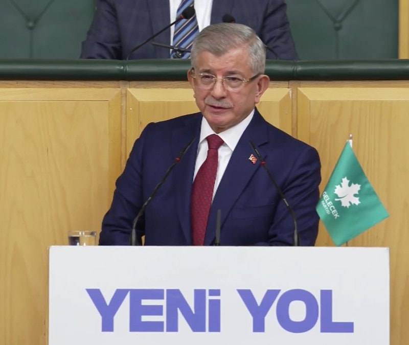 'Geçinemiyorum' diyen Davutoğlu’ndan eleştirilere yanıt