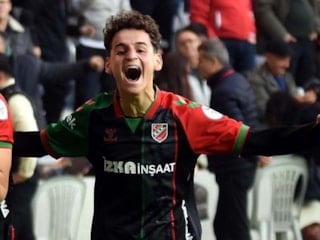 Adem Yeşilyurt, Fenerbahçe'ye imzayı atıp Kadıköy'e gidecek