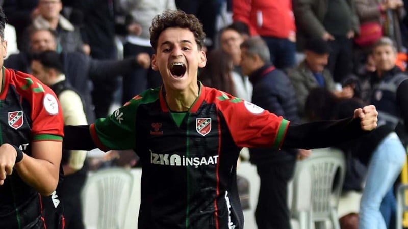 Adem Yeşilyurt, Fenerbahçe'ye imzayı atıp Kadıköy'e gidecek