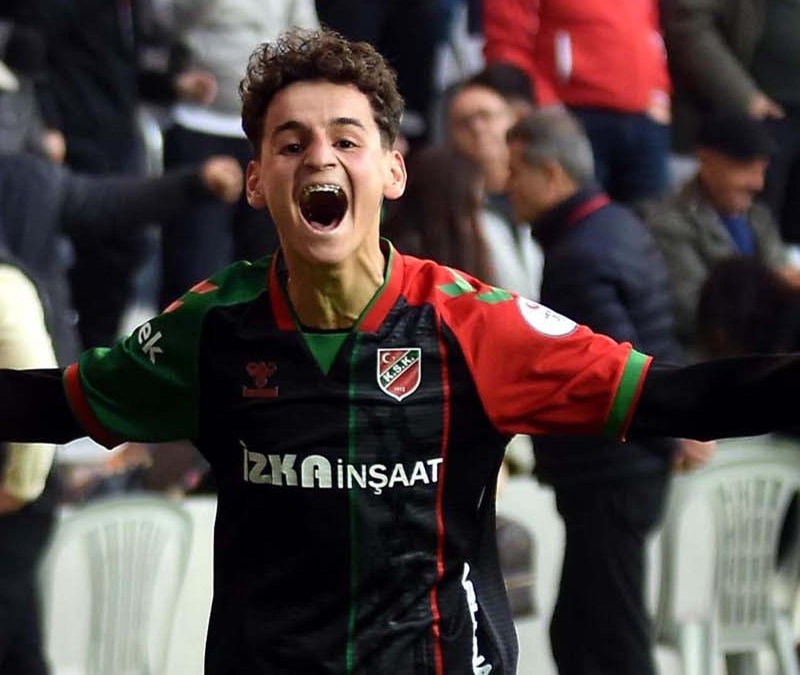 Adem Yeşilyurt, Fenerbahçe'ye imzayı atıp Kadıköy'e gidecek