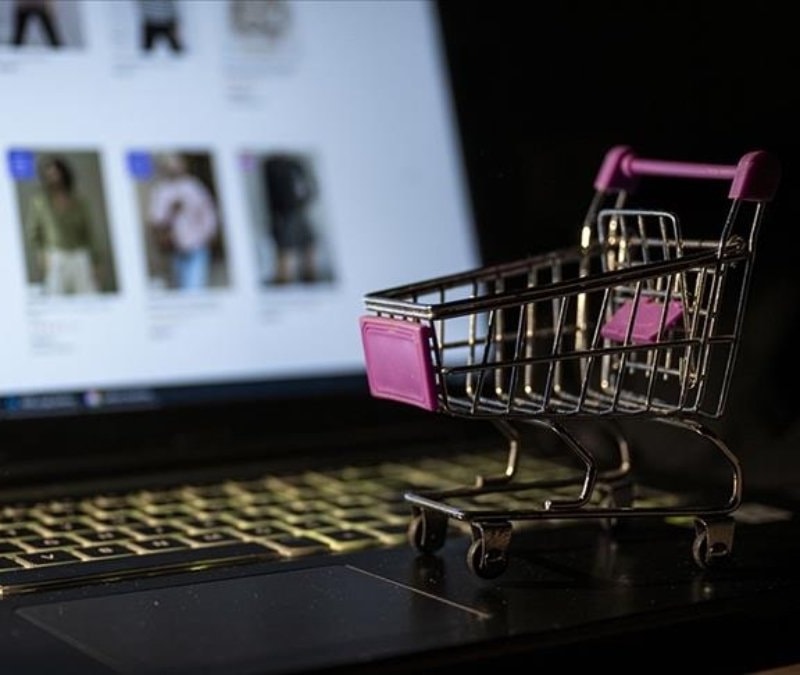 Ramazan ayında haneler ekonomik alışveriş için e-ticarete yöneliyor