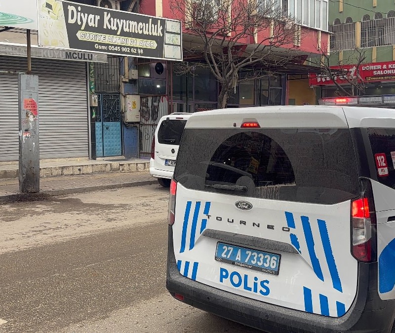 Gaziantep'te kuyumcuyu soyan şahıslar altınlarla birlikte yakalandı