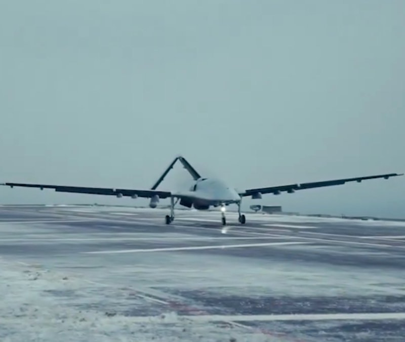 Bayraktar TB3 SİHA, Almanya'da zorlu hava şartlarına rağmen güç gösterisi yaptı