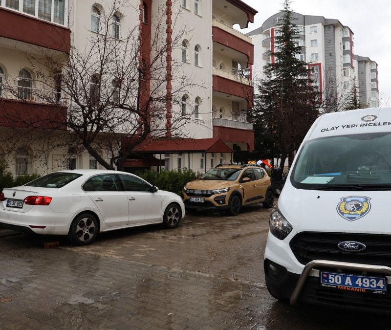 Nevşehir'de eşini bıçaklayıp kaçtı: Niğde'de kaza yapınca yakalandı