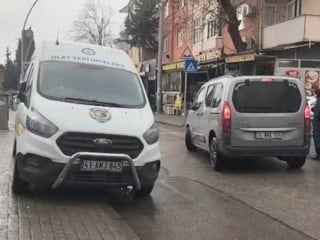 Kocaeli'de istasyonda boşanma aşamasındaki eşini başından vurarak katletti