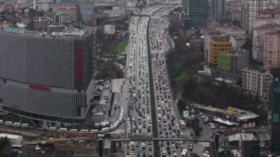 İstanbul'da trafik durma noktasına geldi
