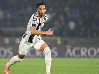 Lloyd Kelly, ırkçılığa maruz kaldı