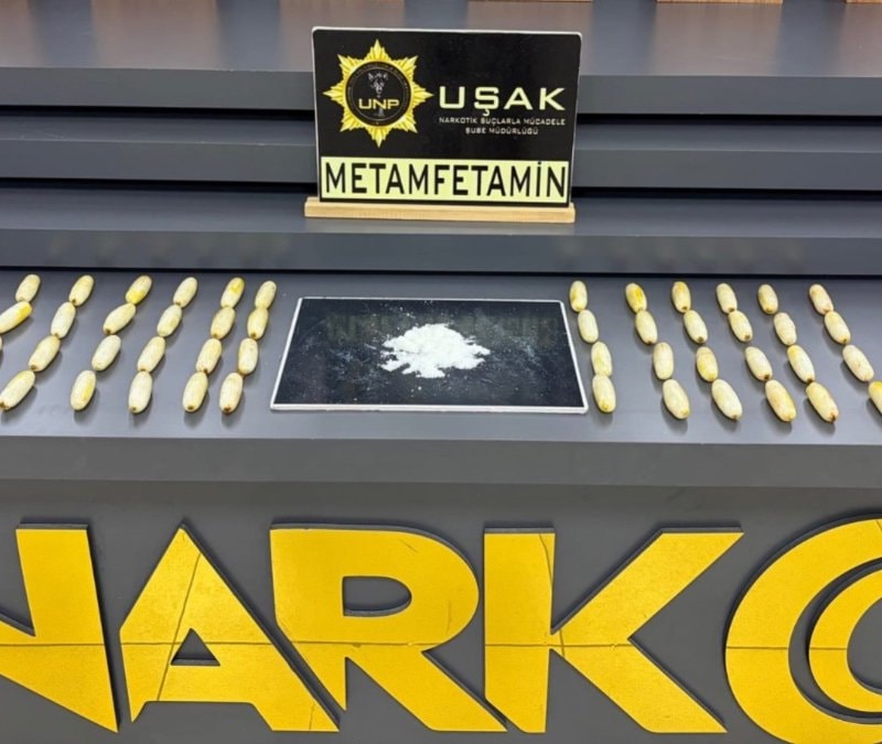 Uşak'ta iki şüphelinin midesinden 1 kilo 70 gram metamfetamin çıktı