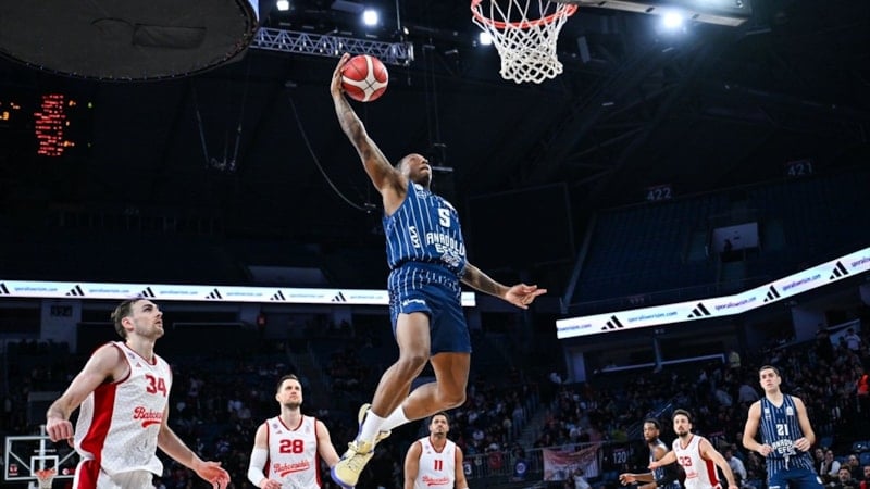 Bahçeşehir Koleji'ni deviren Anadolu Efes kupada Dörtlü Final'e yükseldi