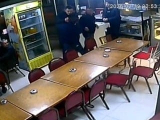 Kütahya’da çay evinde dehşet: Bıçaklı saldırı kamerada