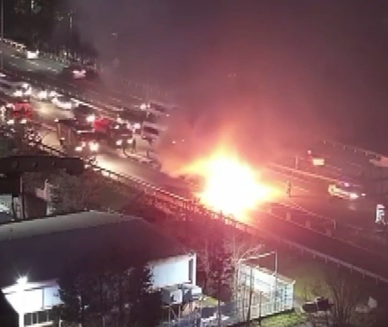 Eyüpsultan’da seyir halindeki tır küle döndü