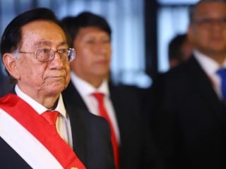 Peru Geçici Devlet Başkanlığı'na Jose Maria Balcazar seçildi